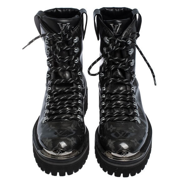 NWOB Louis Vuitton Monogram Patent
Leather Lace Up Mid Calf Boots. Men’s. - Picture 3 of 11